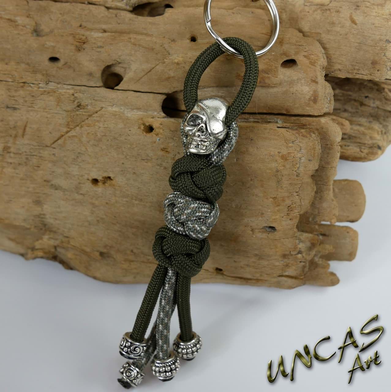 Paracord Schlüsselanhänger Skull Pirat Anhänger