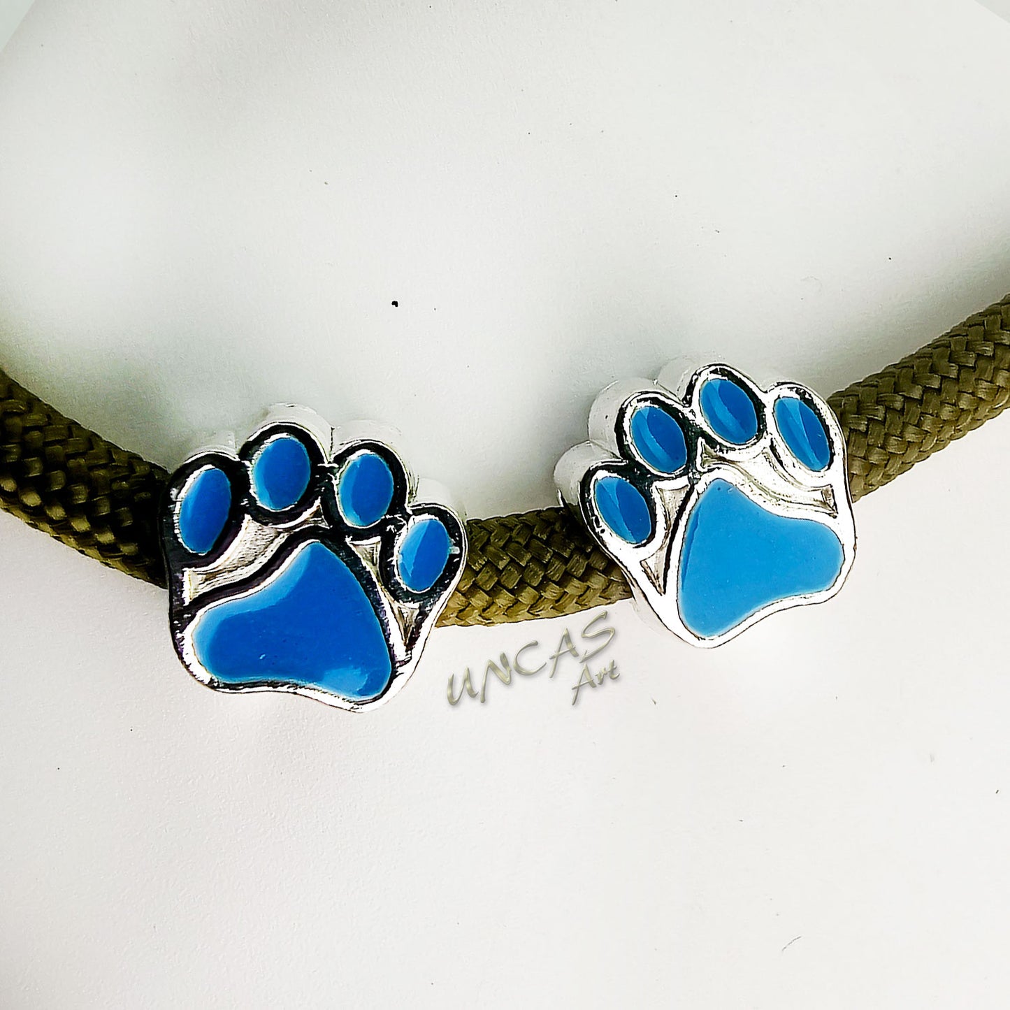 Pfote Tatze Hund Metall Perle Großlochperle für Paracord mit Email hellblau