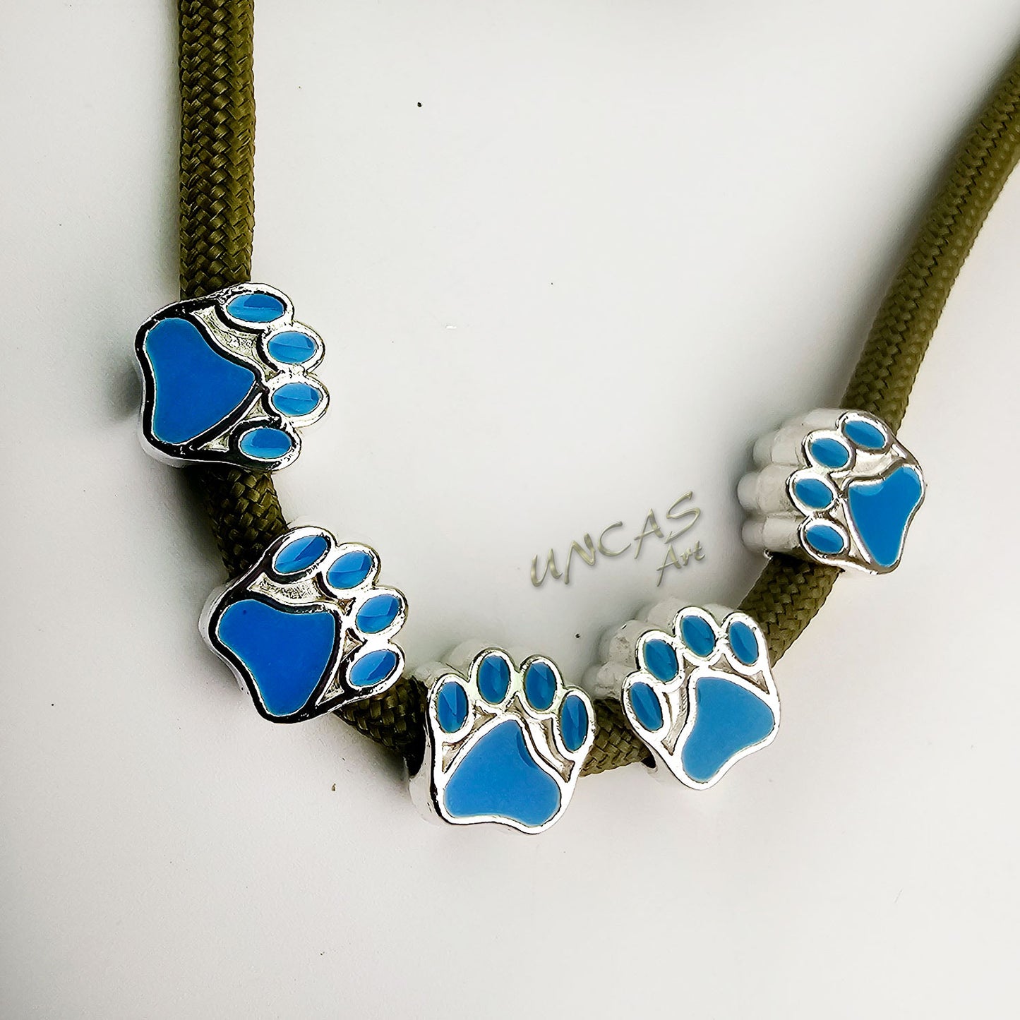 Pfote Tatze Hund Metall Perle Großlochperle für Paracord mit Email hellblau