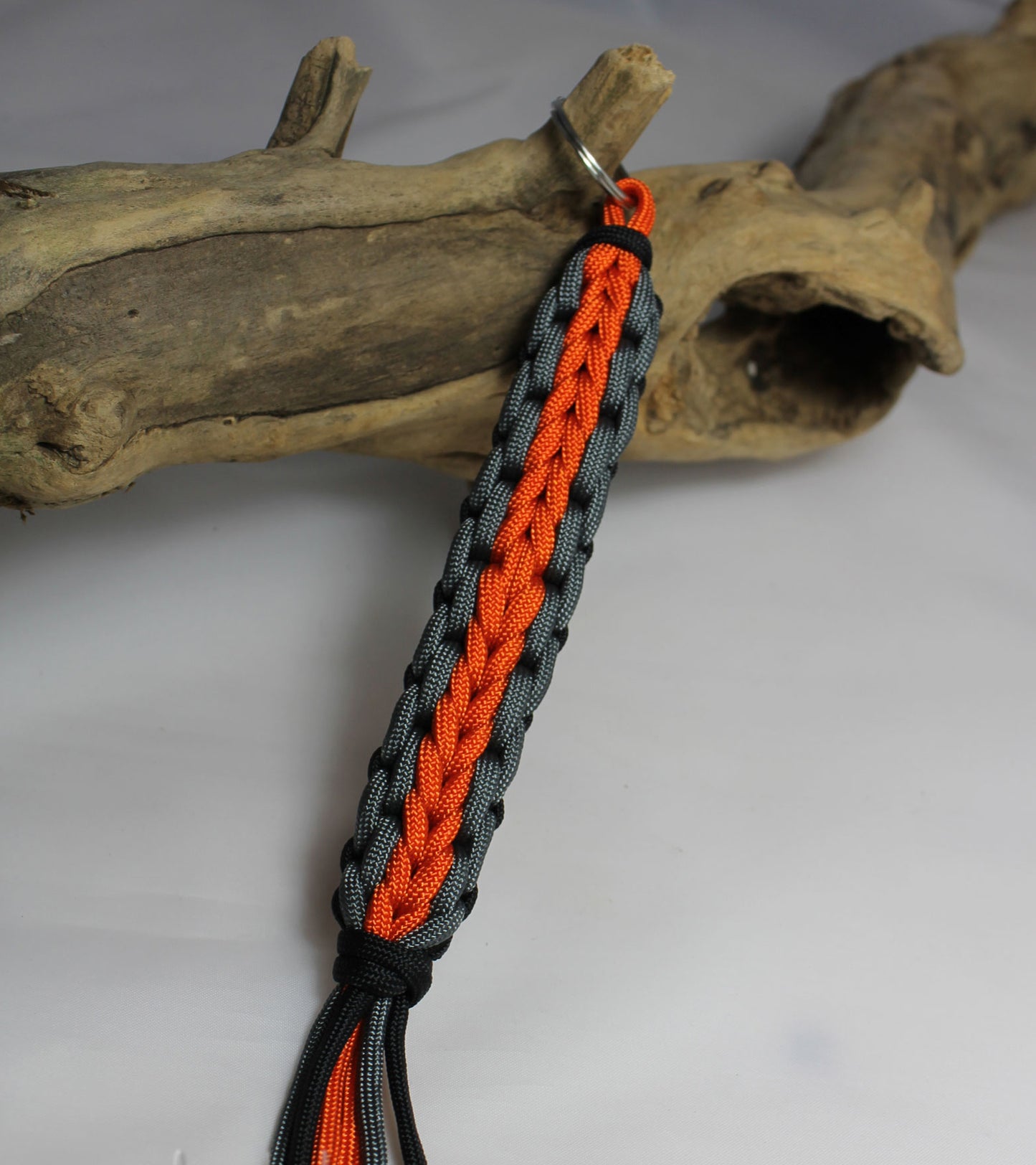 Paracord Schlüsselanhänger Offroard Biker - grau / orange