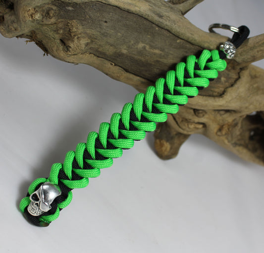 Paracord Schlüsselanhänger SKULL - neon grün / schwarz
