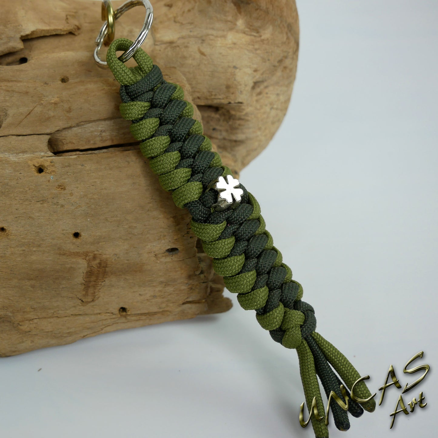 Paracord Schlüsselanhänger Kleeblatt * moss / olive grün