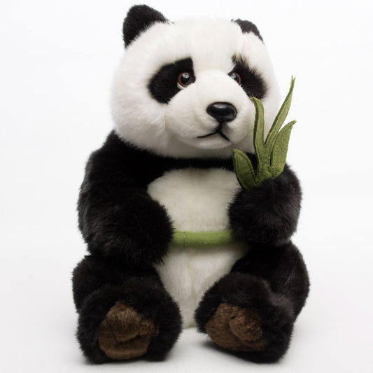 UNI-TOYS Panda Kuscheltier Teddy sitzend mit Bambuszweig Plüschtier