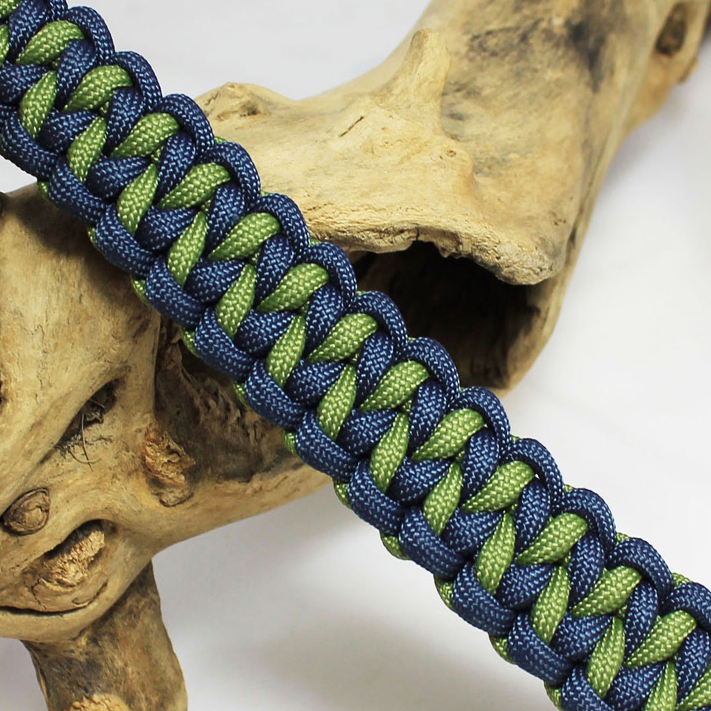 Paracord Armband DRAGON TEETH - Wunschanfertigung