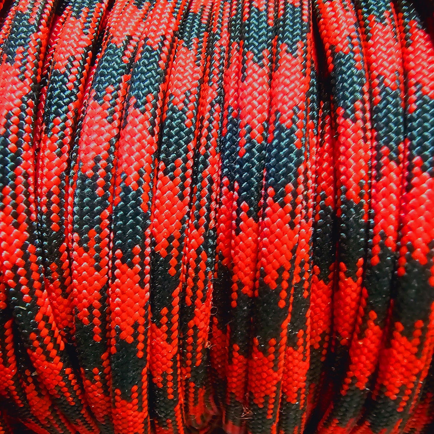 Paracord Seil 550 Typ 3 - schwarz rot caro