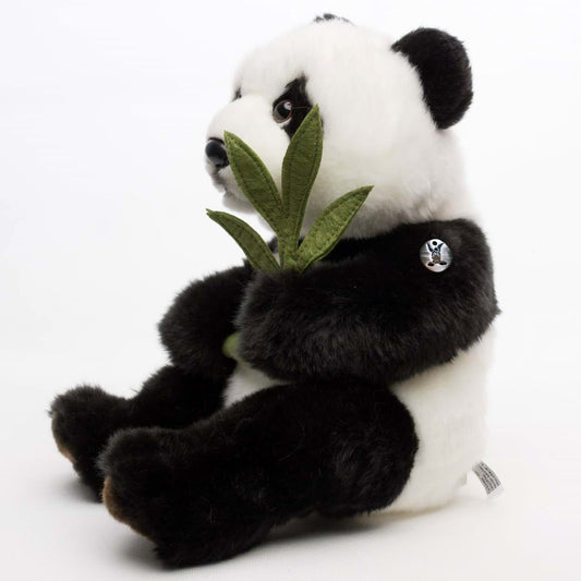 Panda Kuscheltier Teddy sitzend mit Bambuszweig MI LING