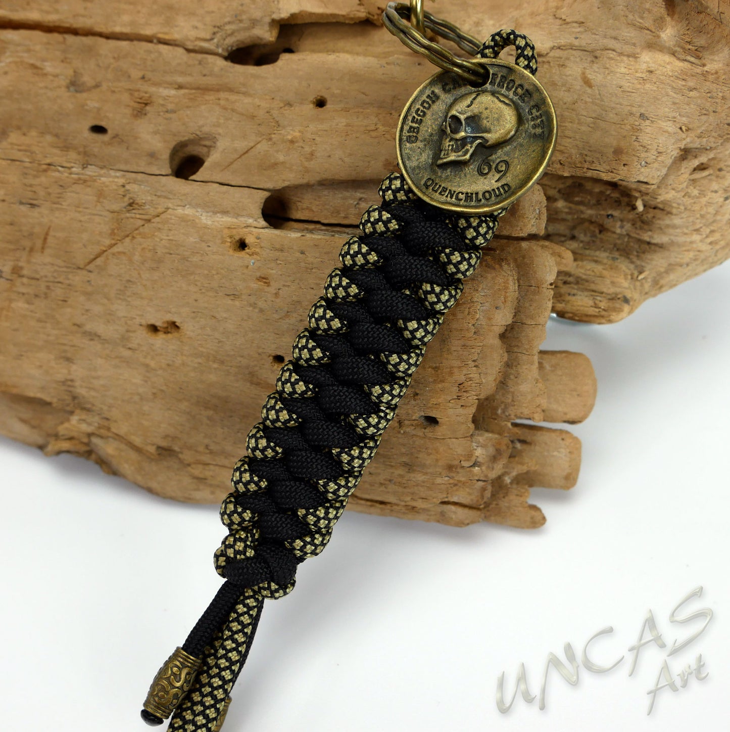 Paracord 550 Schlüsselanhänger Totenkopf Münze - diamond gold / schwarz