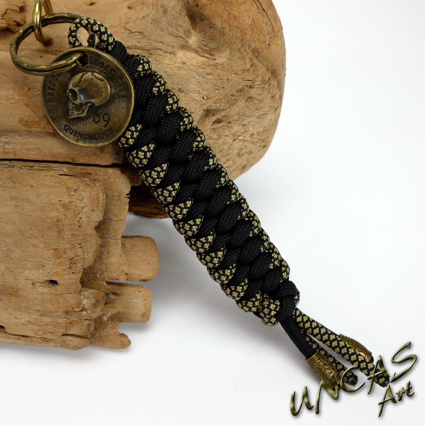 Paracord 550 Schlüsselanhänger Totenkopf Münze - diamond gold / schwarz