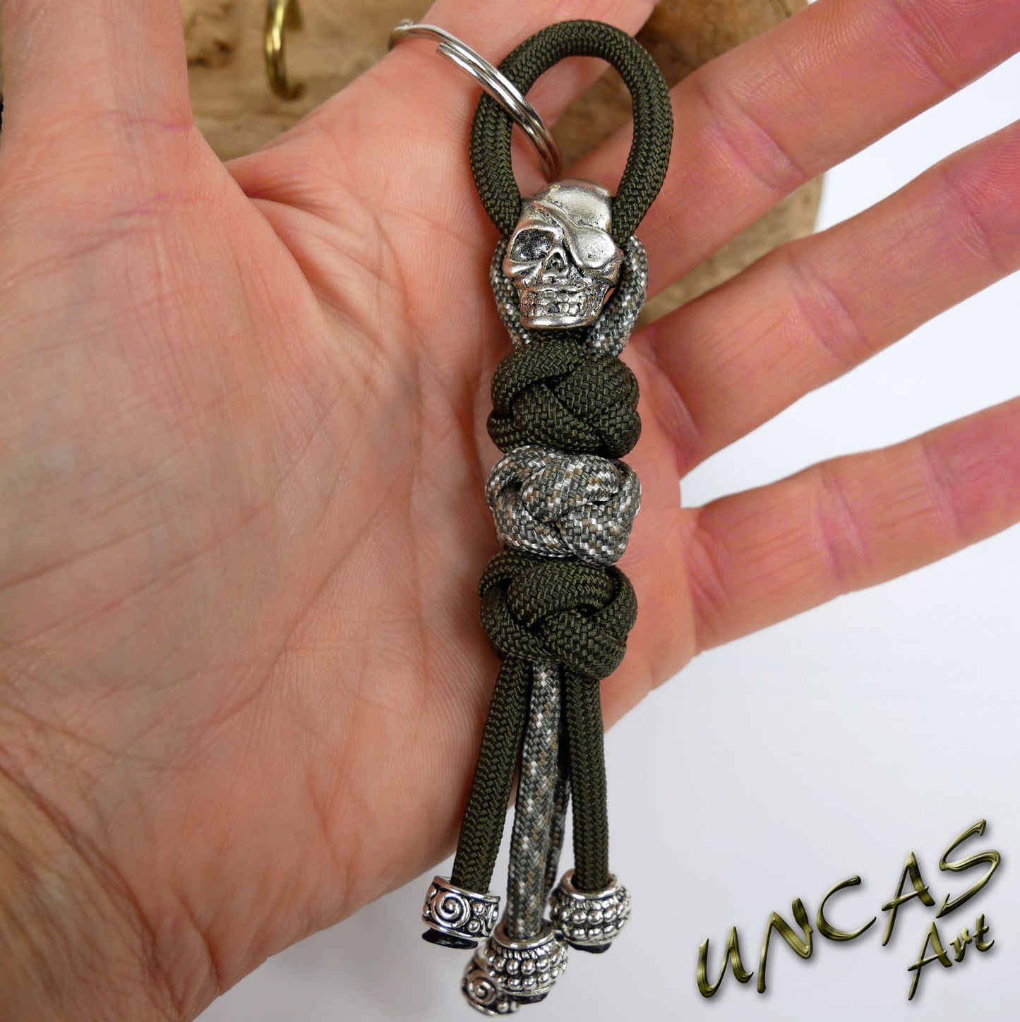 Paracord Schlüsselanhänger Skull Pirat Anhänger