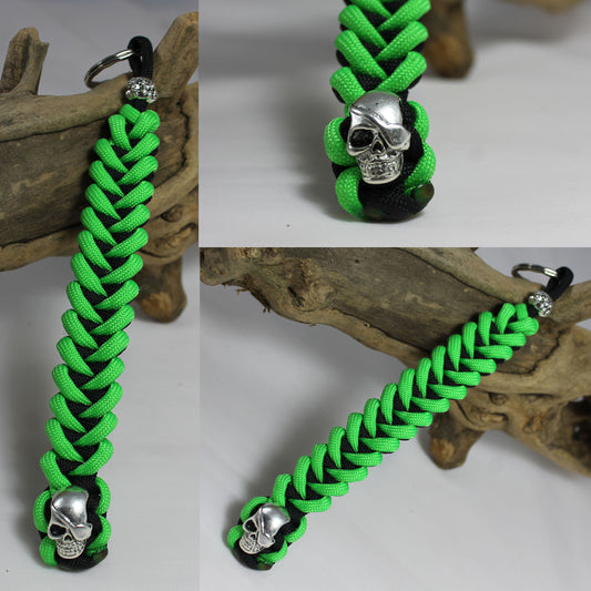 Paracord Schlüsselanhänger SKULL - neon grün / schwarz