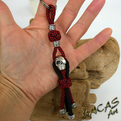 Paracord Schlüsselanhänger Skull Pirat Messer Zieher Anhänger * diamond rot - schwarz