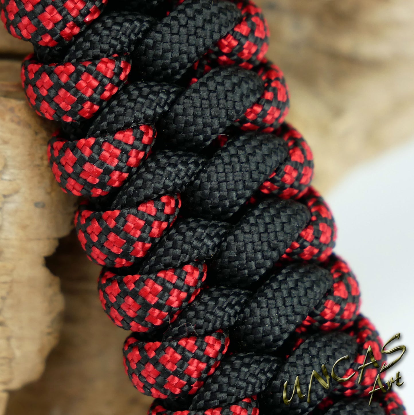 Paracord 550 Schlüsselanhänger Totenkopf Münze - diamond rot / schwarz