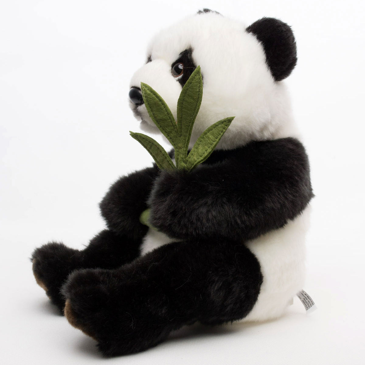 UNI-TOYS  Panda Kuscheltier Teddy sitzend mit Bambuszweig Plüschtier