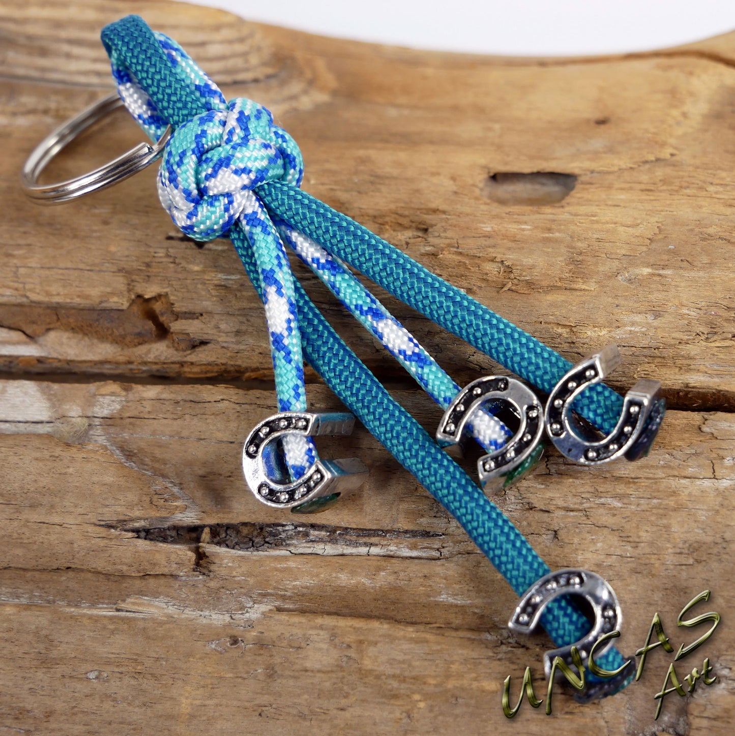 Paracord Schlüsselanhänger 4 Hufeisen blue shock / ozean türkis